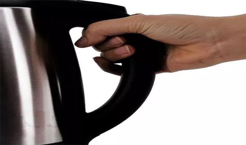 Tay cầm của ấm đun siêu tốc Bluestone KTB-3339