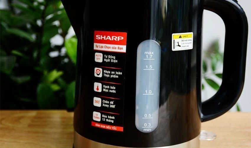 Ấm đun siêu tốc Sharp EKJ-17VP-BK - Hàng chính hãng