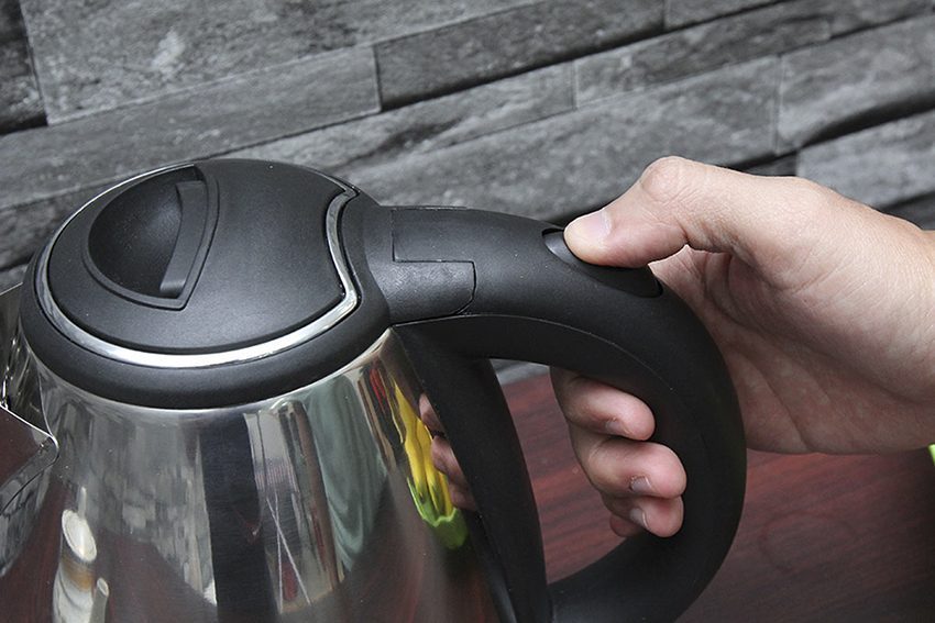 Nút điều khiển của ấm siêu tốc Inox SunhouseSHD-1053