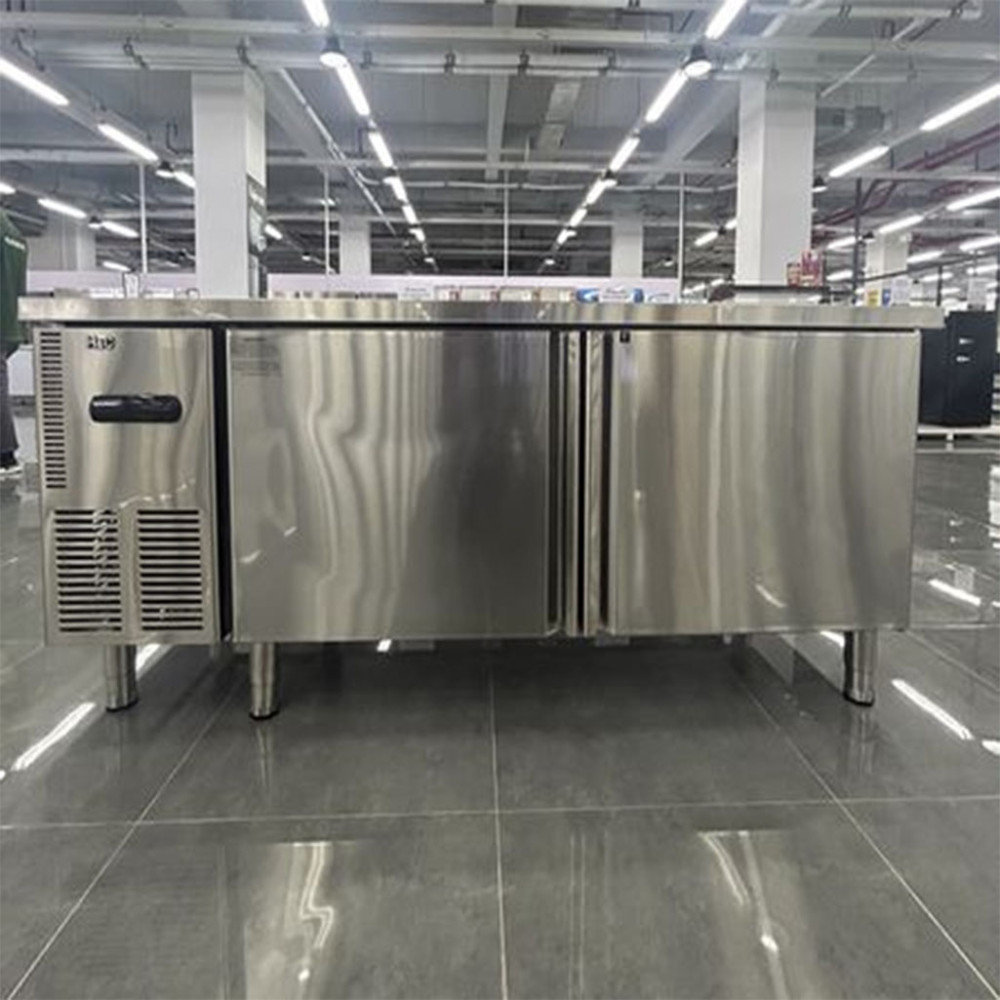 Bàn đông công nghiệp H&C CB0.4L2DF thiết kế dáng công nghiệp hiện đại, chất liệu cao cấp, bền bỉ