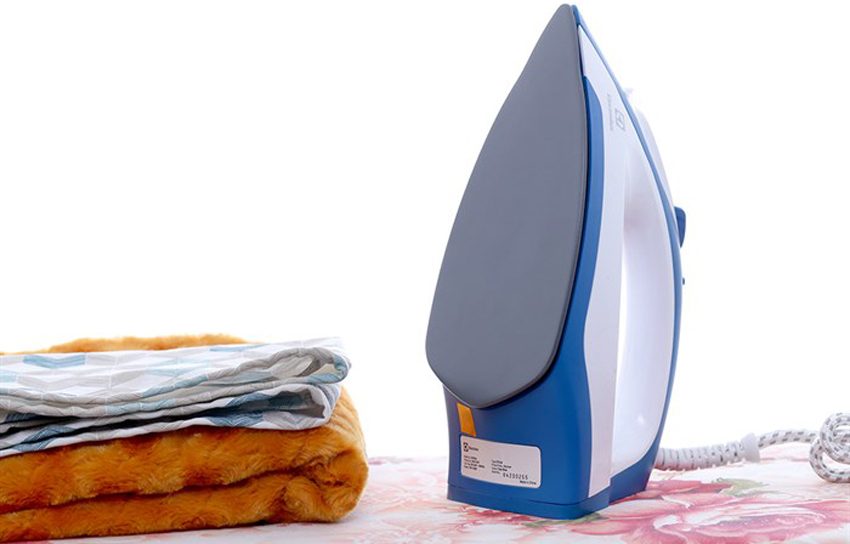 Bàn ủi Electrolux EDI2004 - Hàng chính hãng