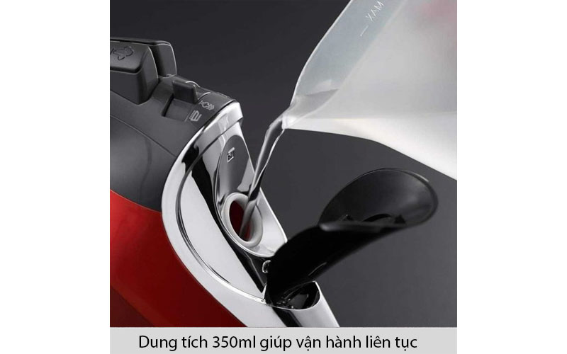 Dung tích bình nước của Bàn là hơi nước Russell Hobbs 25090-56
