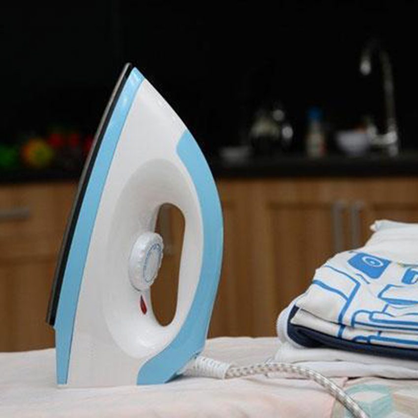  Kiểu dáng của bàn là khô Sanaky SNk-1211K