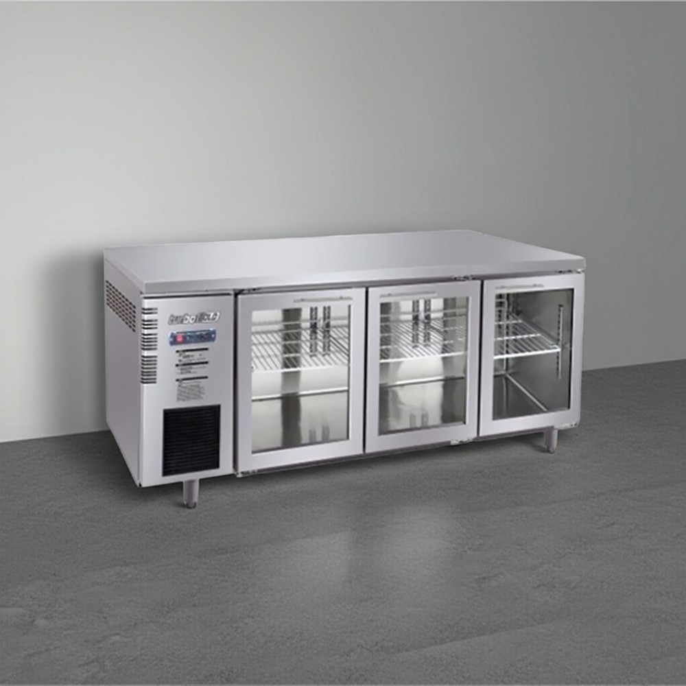 Thân tủ bằng inox cao cấp bền bỉ, sáng bóng