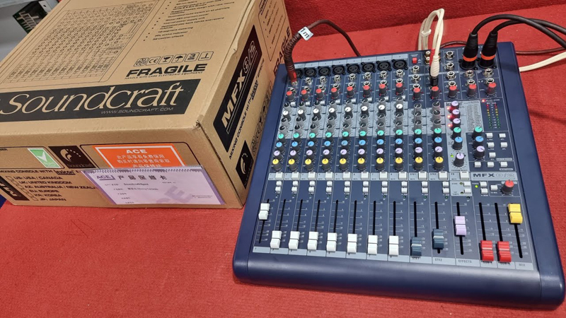 Dễ dàng kết nối với nhiều micro cùng một lúc, cho bạn trải nghiệm âm thanh tuyệt vời