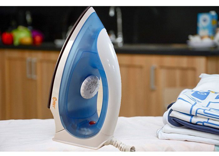 Bàn ủi Comet CM1126
