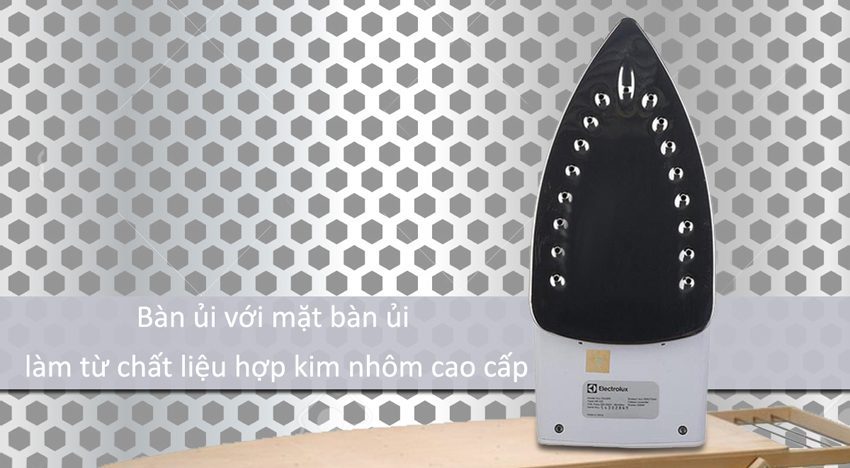 Mặt đế của bàn ủi Electrolux ESI4015