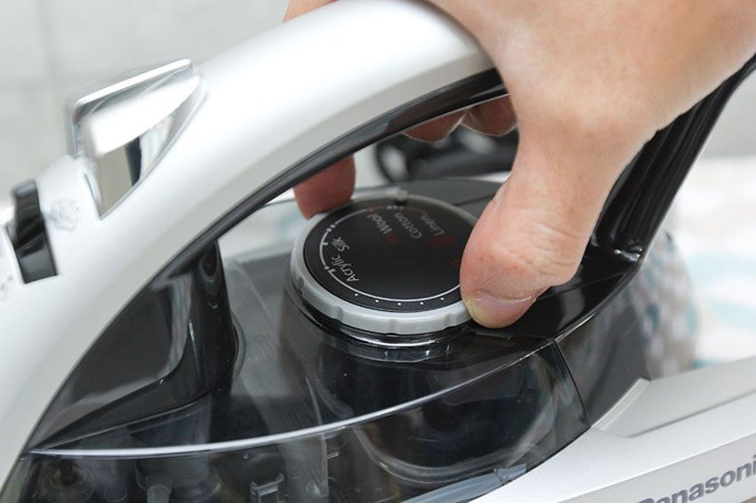Bàn ủi Panasonic NI-W650CSLSK 