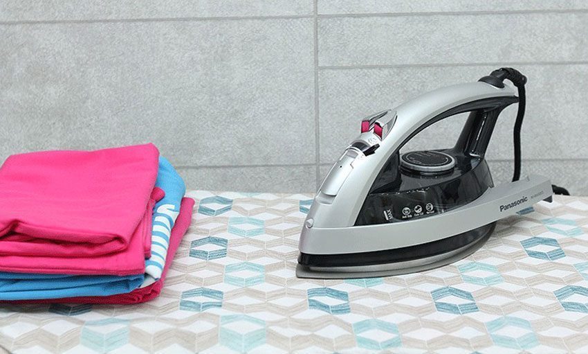 Bàn ủi Panasonic NI-W650CSLSK 