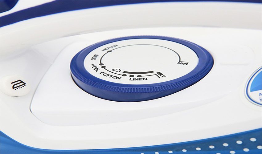 Bàn ủi hơi nước Bluestone SIB-3806 - Hàng chính hãng