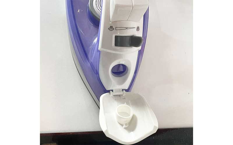 Cửa thêm nước của Bàn ủi hơi nước Legend F-22 Raptor