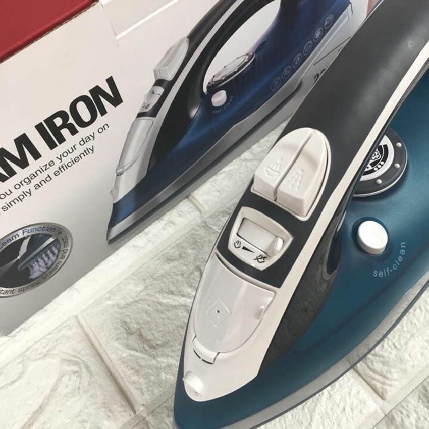 Bàn ủi hơi nước Lock&Lock ENI331BLU - Hàng chính hãng