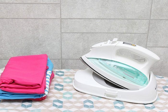 Bàn ủi hơi nước Panasonic PABU-NI-L700SSGRA - Hàng chính hãng