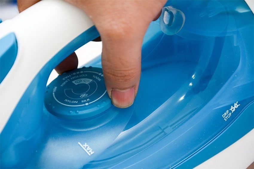 Bàn ủi hơi nước Philips GC2910 - Hàng chính hãng