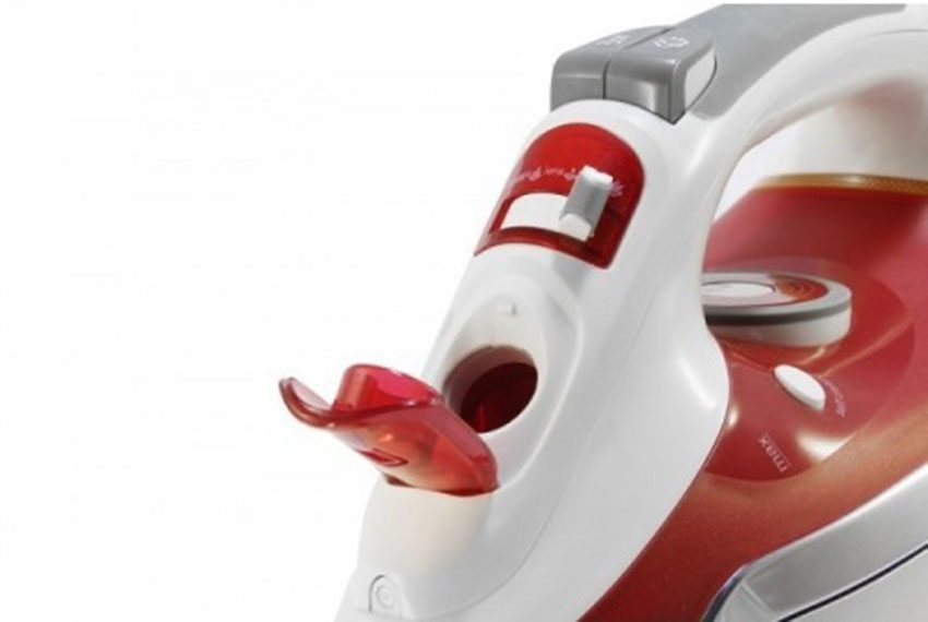 Dung tích chứa của bàn ủi hơi nước Tiross TS528 