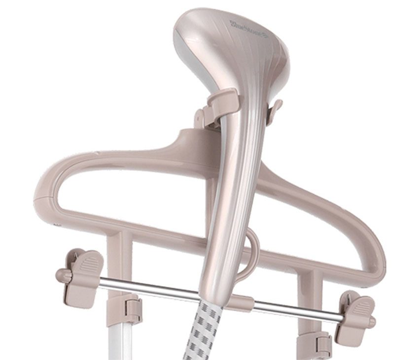 Chất liệu của bàn ủi hơi nước đứng Bluestone GSB-3951