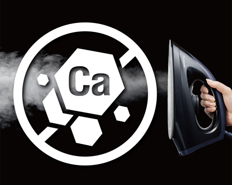 Chức năng chống đóng cặn hiện đại giúp bàn ủi loại bỏ các tạp chất và cặn bẩn