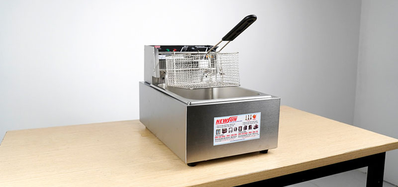 Kiểu dáng bếp đơn hiện đại, nhỏ gọn, không chiếm nhiều diện tích