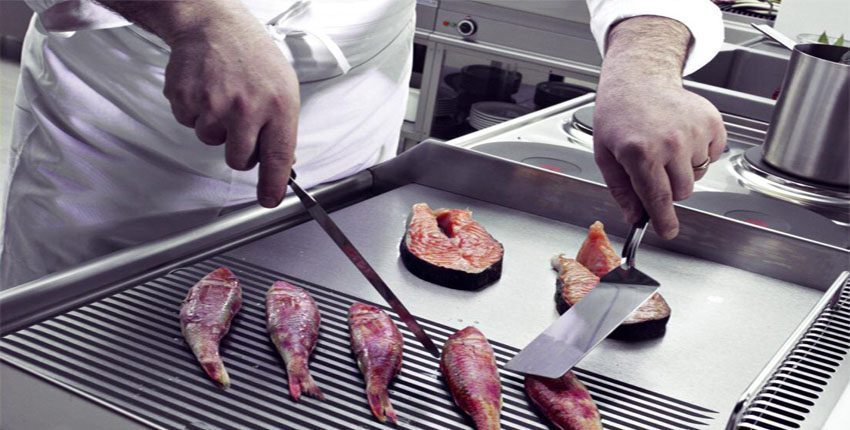 Bếp chiên nửa phẳng nửa nhám dùng điện Berjaya  EG5250-12R - Hàng chính hãng