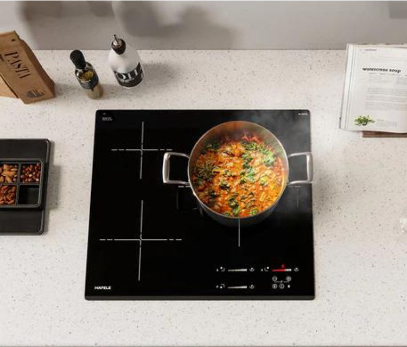 Có 3 vùng nấu từ siêu lớn, với tổng công suât là 7.100W