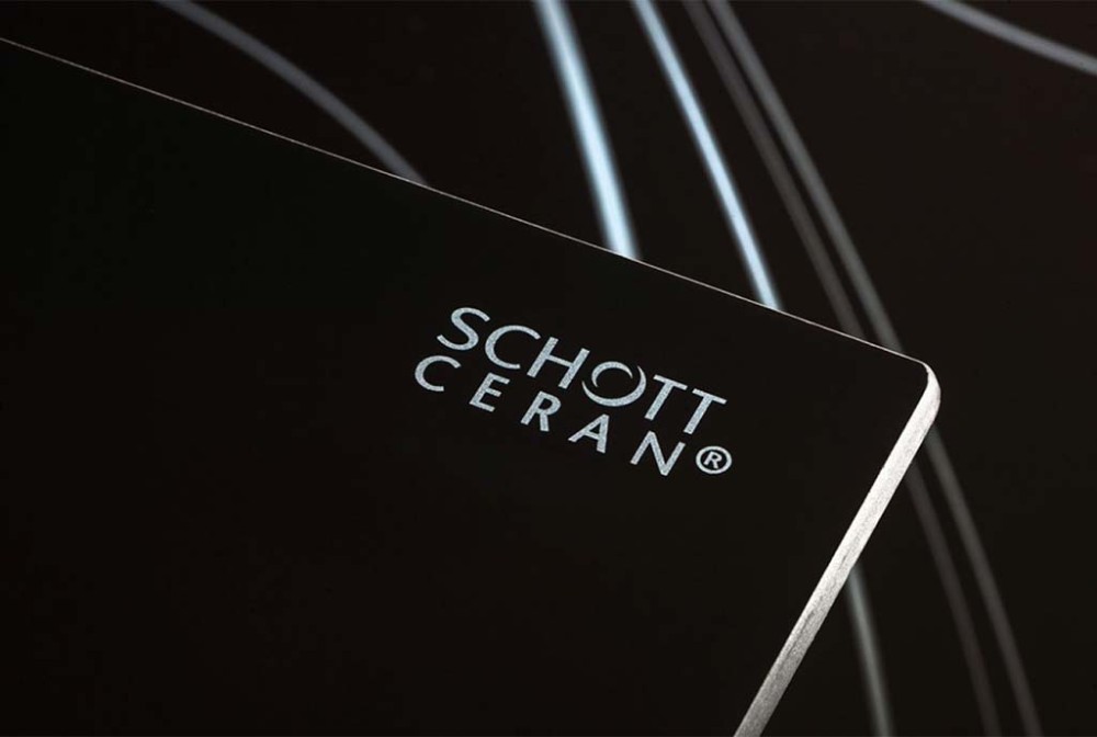 Mặt kính Schott Ceran chịu nhiệt, dễ vệ sinh.