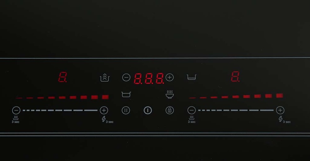 Bảng điều khiển cảm ứng trượt (Slider Touch Control) nhạy bén, thao tác mượt mà ngay cả khi tay ướt.