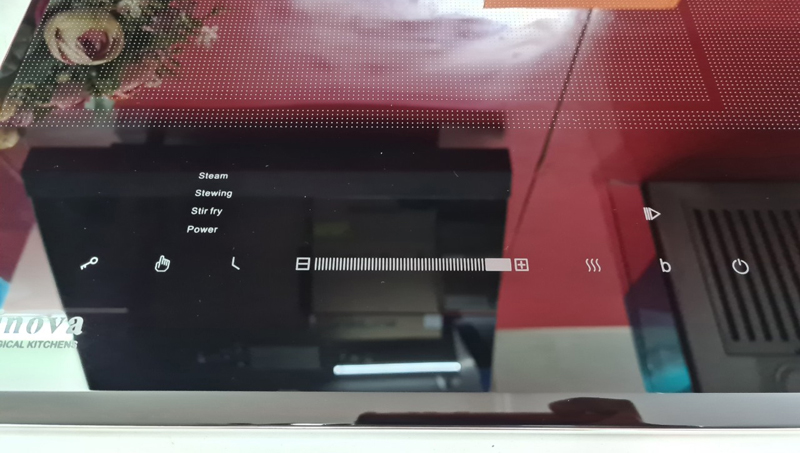 Bảng điều khiển cảm ứng và nhiều tính năng khác