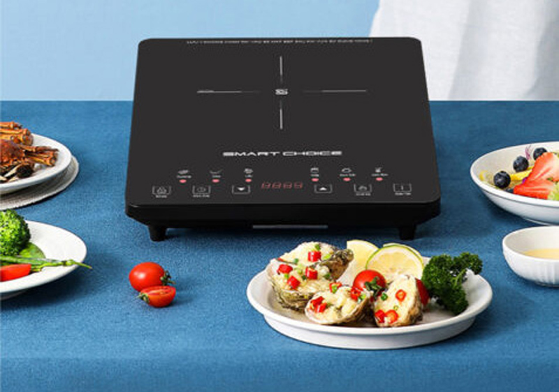 Kiểu dáng rất tinh tế và hiện đại, mặt bếp được làm bằng kính Ceramic sáng bóng, dày dặn