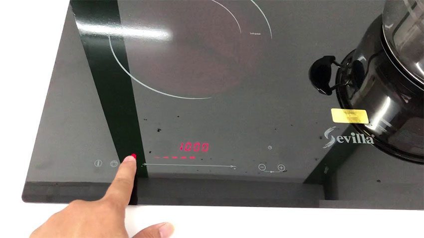 Bếp điện từ hồng ngoại Sevilla SV-137 IC điều khiển dễ dàng với các mức nhiệt độ