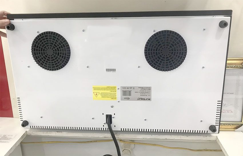 Chất liệu thân bếp đôi điện từ hồng ngoại Eurosun EU-TE226Note