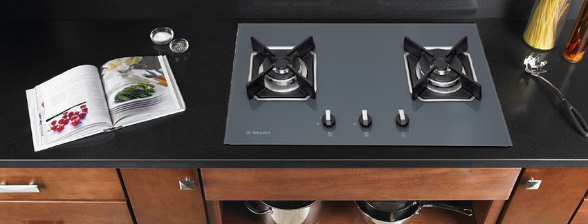 Thiết kế lắp âm hiện đại của bếp gas đôi âm kính Malloca AS 9602DG