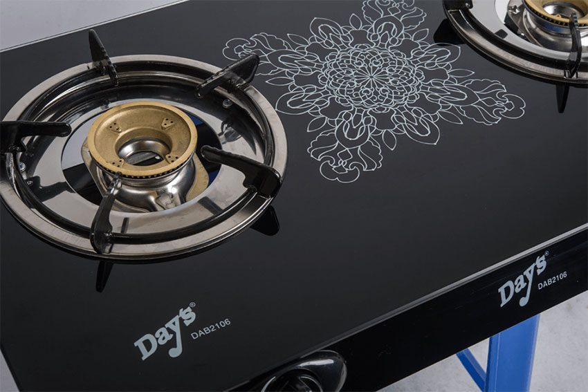 Bề mặt kính chịu nhiệt chịu lực của bếp gas dương kính Sunhouse Day's DAB2106