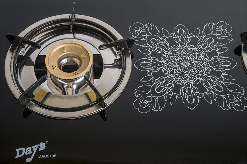 Chất liệu bộ kiềng, pep chia lửa của bếp gas dương kính Sunhouse Day's DAB2106