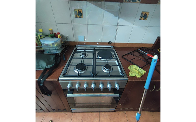 Bếp gas kết hợp lò nướng Electrolux LKM620000X - Hàng chính hãng