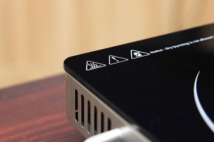 Bếp hồng ngọai Whirlpool ACT312/BLV