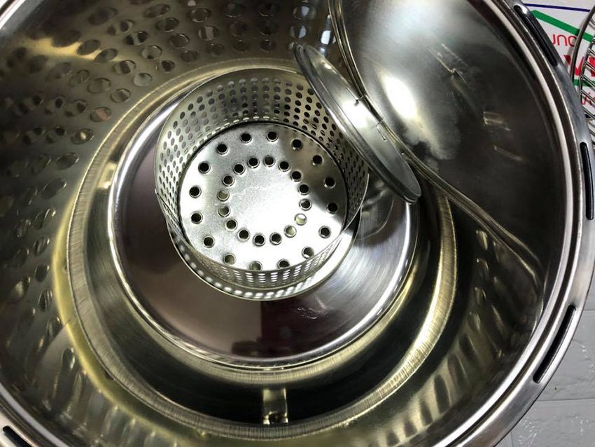 Chất liệu của bếp nướng than Portable Outdoor Grill Lock&Lock EJG441