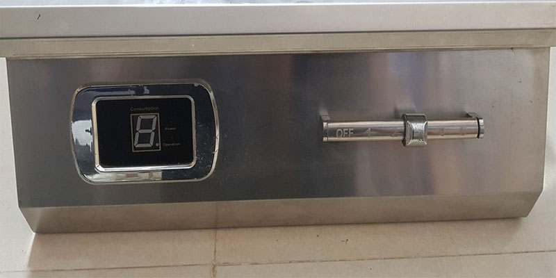 Bếp từ đơn công nghiệp Akita Japan 8000W mặt lõm - Hàng chính hãng