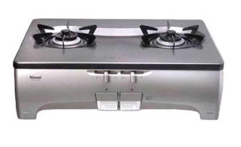 Kiểu dáng hiện đại, sang trọng, gồm 2 bếp giúp nấu nướng tiết kiệm thời gian