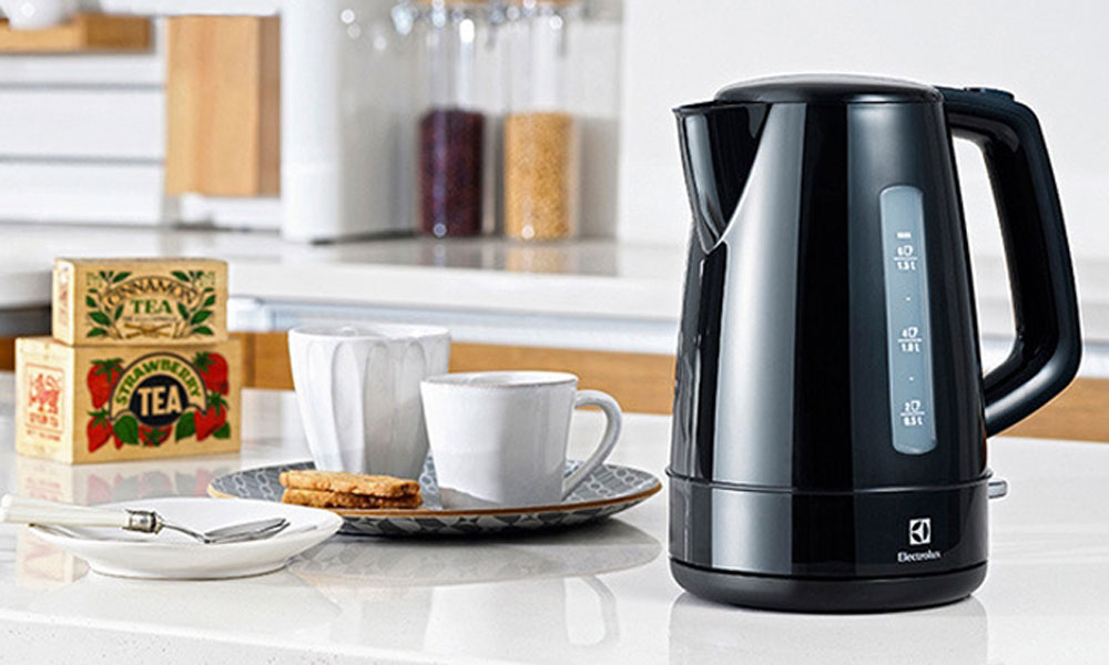 Bình đun siêu tốc Electrolux EEK1303K - Hàng chính hãng