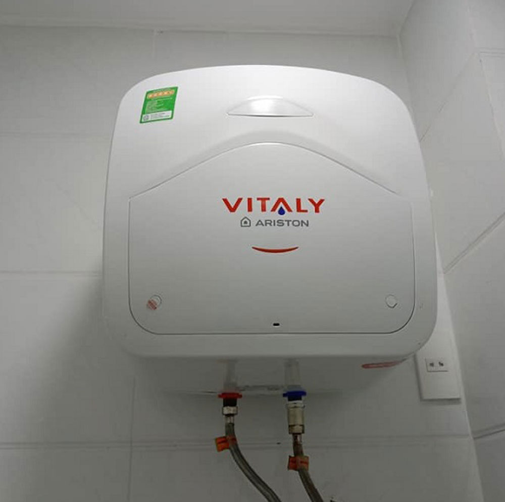 Máy nước nóng gián tiếp Ariston Vitaly 30 - Hàng chính hãng