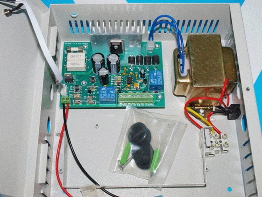 Bộ nguồn dự phòng mất điện Yli YP-902-12-7 - Hàng chính hãng