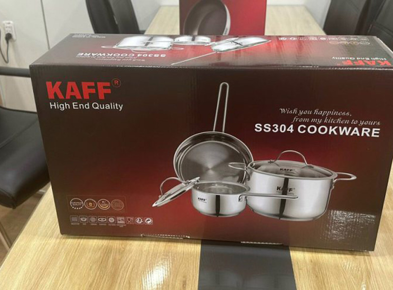 Bộ nồi này sử dụng được trên tất cả các loại bếp: bếp gas, bếp từ, bếp hồng ngoại