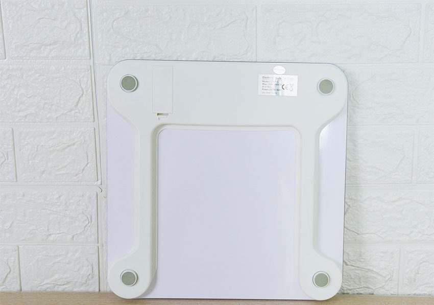 Chất liệu mặt sau của Cân sức khỏe phân tích chỉ số cơ thể Rapido RSB01-S