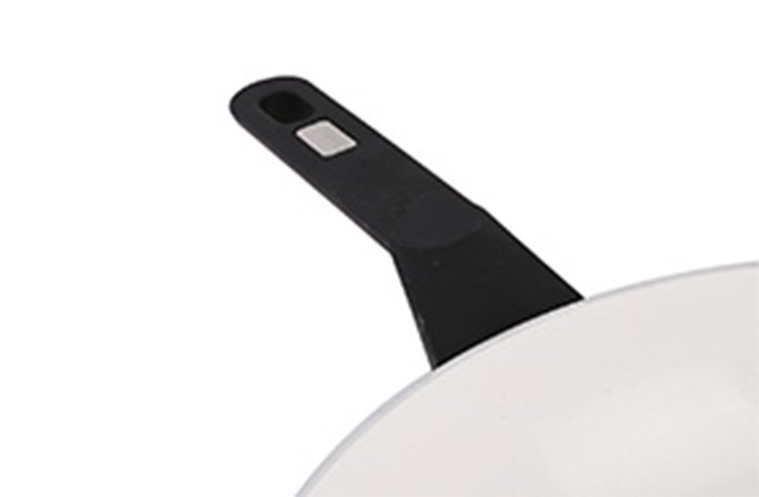 Thiết kế quai cầm chống nóng hiệu quả của chảo chống dính Berndes Alco Pan 079711