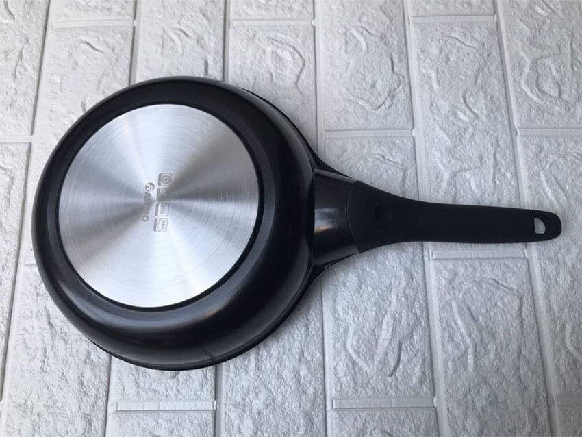 Chảo từ Teflon 20cm Rapido RA20-TE đáy phẳng thiết kế đáy phẳng