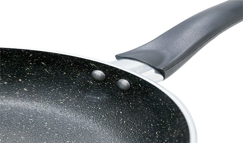 Thiết kế tay cầm của Chảo chống dính vân đá đáy từ 24cm Elmich Coloseum Y1 EL-3723