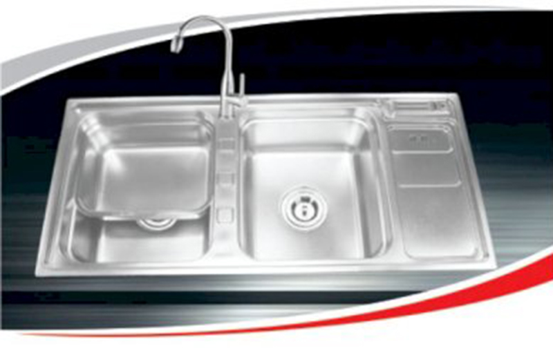 Chậu rửa bát Roland B-11050CD được thiết kế lớp sơn phủ bên ngoài bề mặt