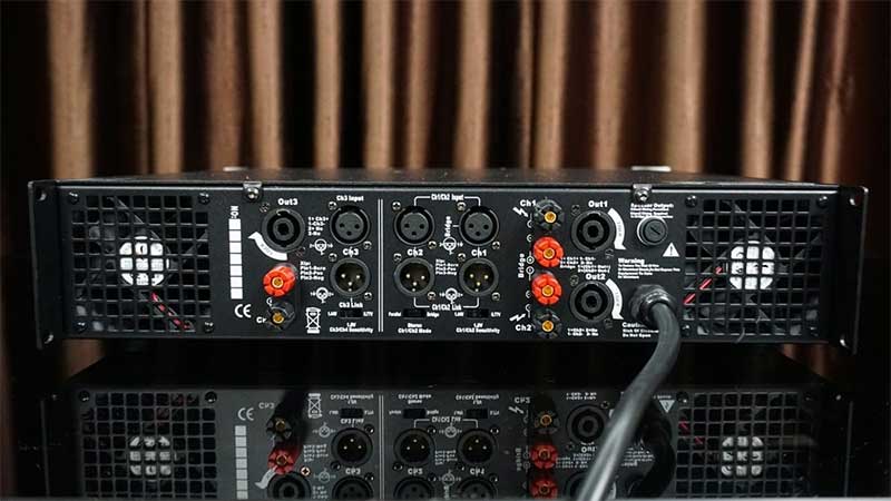 Các cổng kết nối của Cục đẩy công suất CAVS Z1603