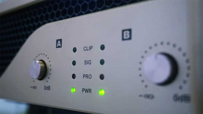 Cục đẩy công suất CAVS ZM2700 - Hàng chính hãng