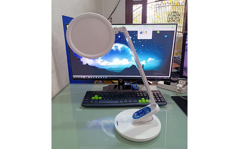 Đèn bàn chống cận đa năng Tiross TS2242 - Hàng chính hãng